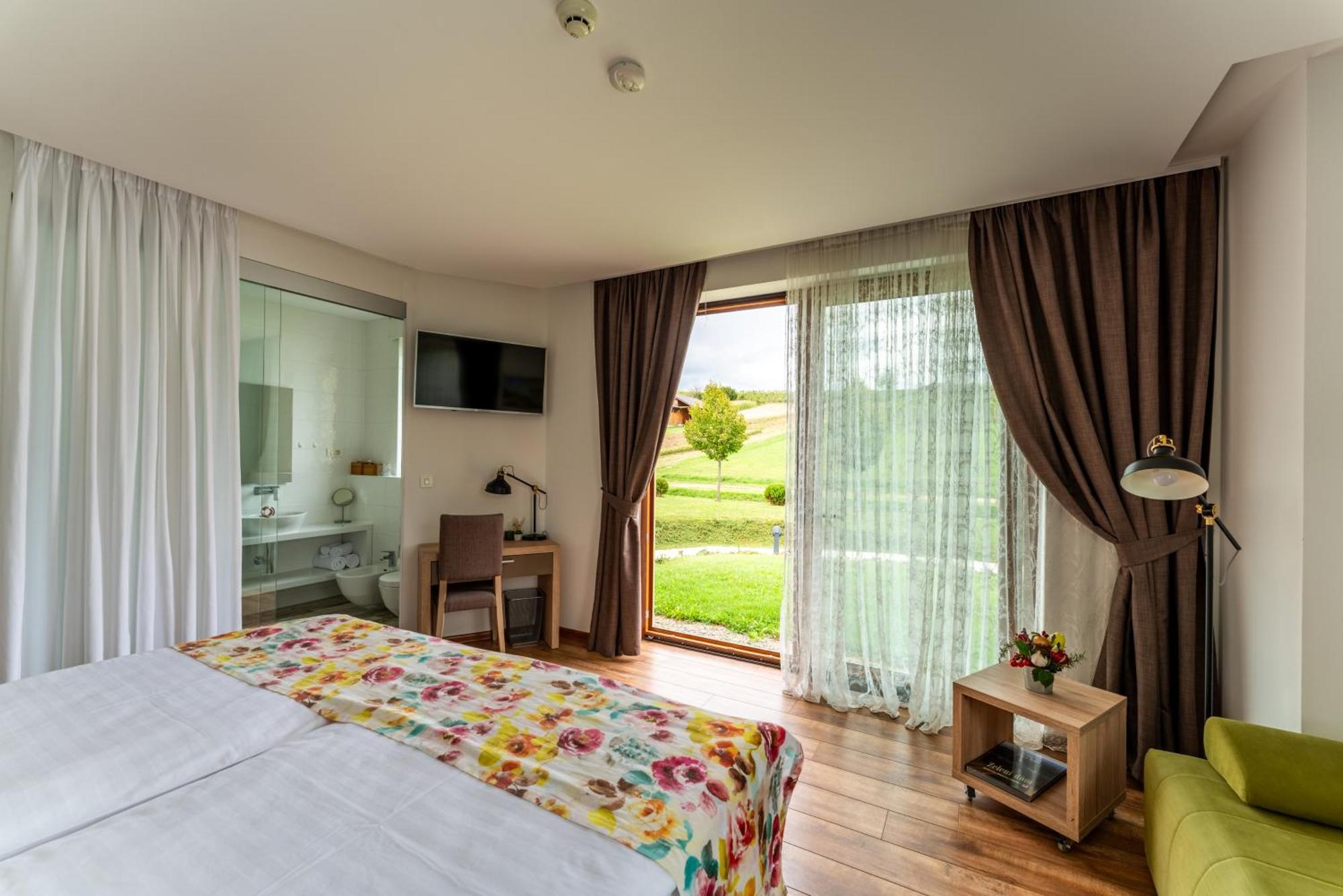 Bed&Breakfast Vinarija Coner ビェロヴァル エクステリア 写真
