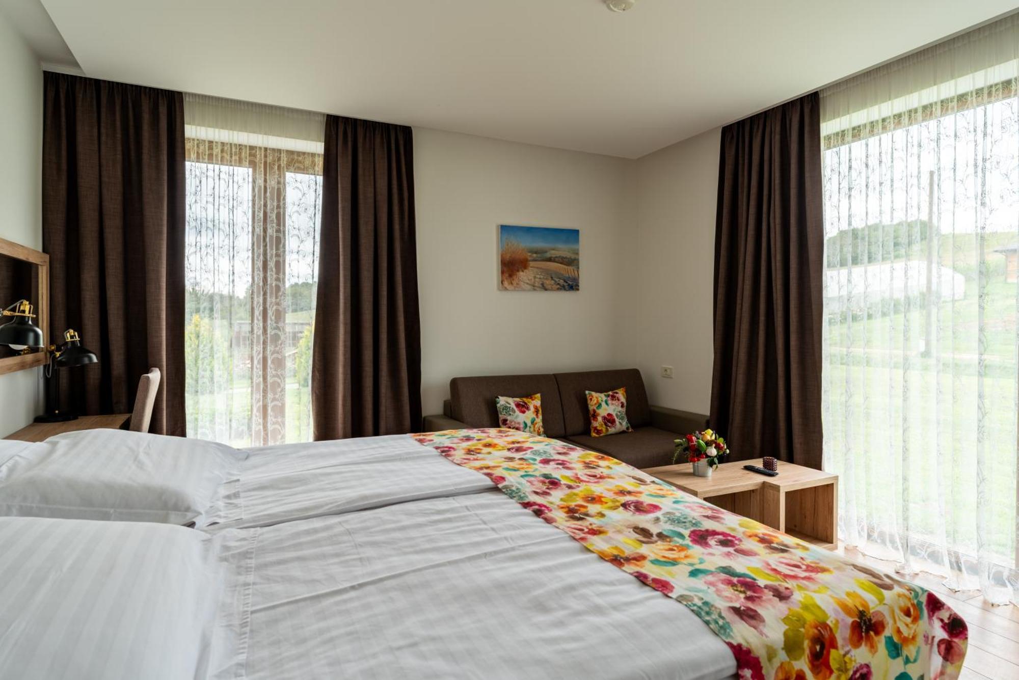 Bed&Breakfast Vinarija Coner ビェロヴァル エクステリア 写真