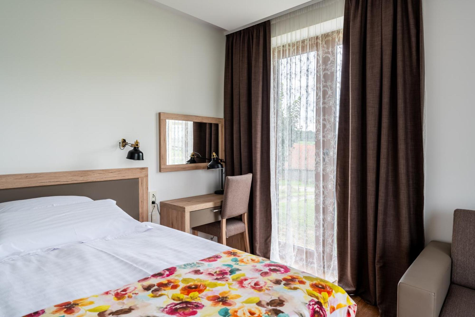 Bed&Breakfast Vinarija Coner ビェロヴァル エクステリア 写真