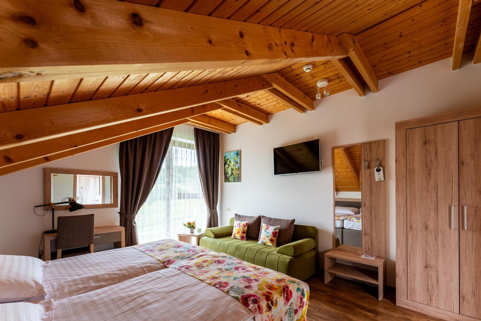 Bed&Breakfast Vinarija Coner ビェロヴァル エクステリア 写真